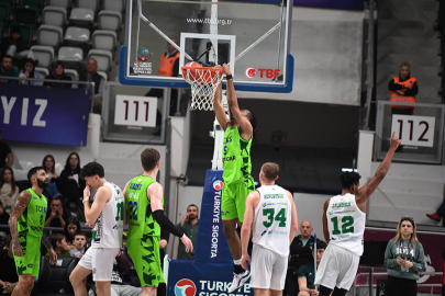 Basketbolda Bursa derbisinin galibi TOFAŞ