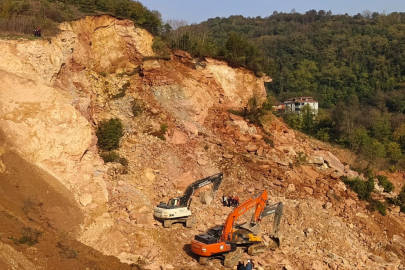 75 yaşındaki işçi 6 gündür enkaz altında