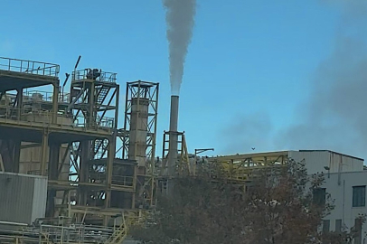 Cargill'den çıkan dumanlar gökyüzünü griye boyadı