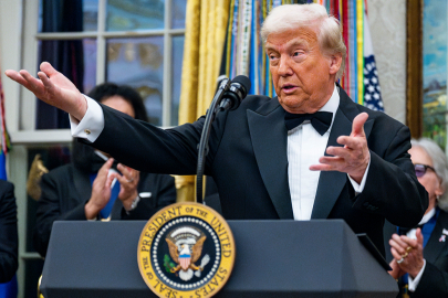 Trump, 1 milyon dolara ABD vatandaşlığı sağlayan "altın kart" vizesini başlattı