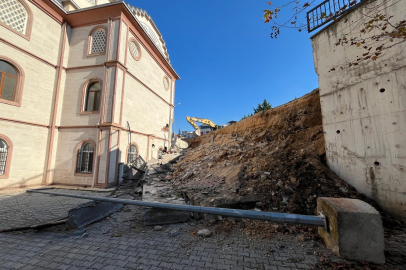 Yolun kaydığını farkeden kadın 31 öğrencinin hayatını kurtardı