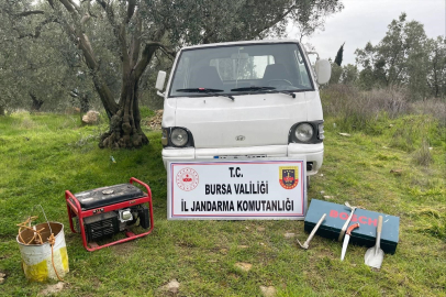 İznik'te kaçak kazı yapan 2 kişi yakalandı