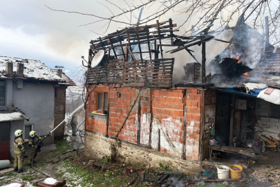 İnegöl’de korkutan yangın; Tek katlı ev küle döndü