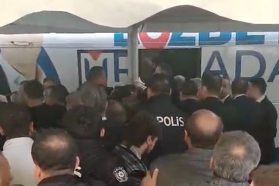 Bursa Büyükşehir Belediye Başkanı Mustafa Bozbey'e saldırı