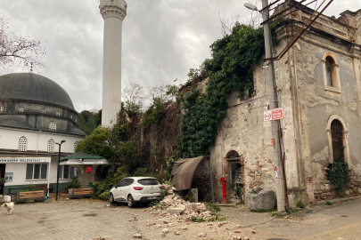 Fırtına Mudanya'daki tarihi kiliseyi de vurdu