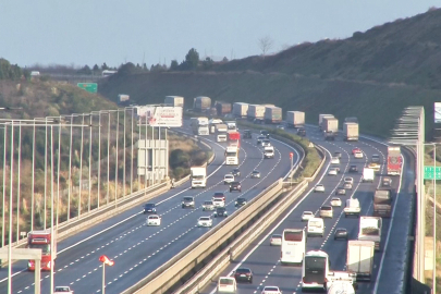 Kuzey Marmara Otoyolu’nda tırların lodosla imtihanı