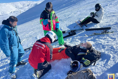 Uludağ'da mahsur kalan vatandaşlara JAK timi müdahale etti