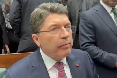 Bakan Tunç: 'Bayrak indirme olayıyla ilgili 14 kişi gözaltına alındı'