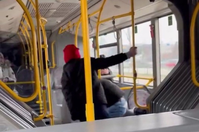 Belediye otobüsünde tartışma kavgaya dönüştü