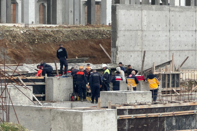BESOB'da tonlarca betonun altında kaldılar: 1 işçi öldü, 2'si sağ kurtarıldı