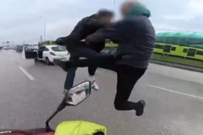 Trafikte uçan tekmelerin bedeli ağır oldu!