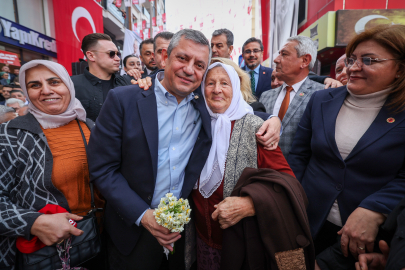 Özgür Özel: “Depreme hazırlık yapılmadı, 270 bin kişi hâlâ konteynerde”