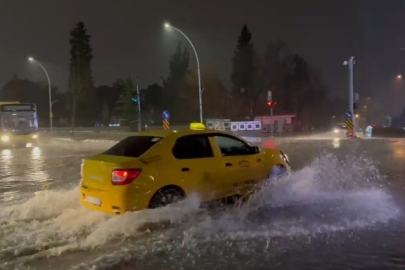 Sağanak sonrası Yıldırım'da yollar göle döndü