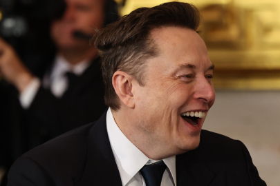 Elon Musk net serveti 800 milyar doları aşan tarihteki ilk insan oldu