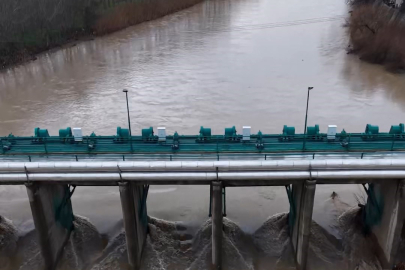 Kar ve yağmurların ardından Mustafakemalpaşa Çayı coştu