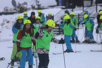 Büyükşehir'in "1000 Çocuk Kayak" projesi ile çocuklar ilk kez Uludağ'a çıkıyor