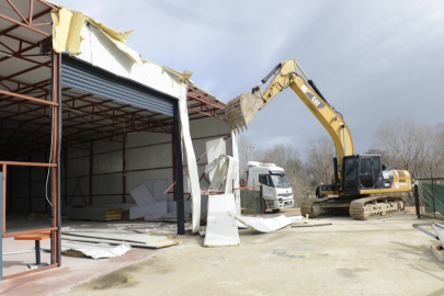 Konu tarım arazileri; Nilüfer'de 3 yıkım