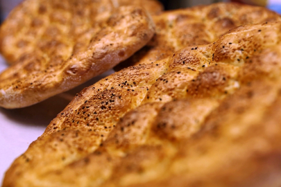 Bursa'da 450 gramlık BESAŞ Ramazan pidesi 25 TL