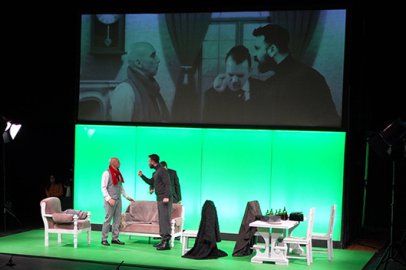 Bursa Şehir Tiyatrosu 'Adiller’i sahneledi