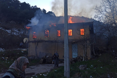 Bursa'da yangın faciası; Yaşlı kadın evinde çıkan yangında hayatını kaybetti