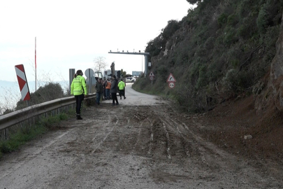 Mudanya'da heyelan bölgesi temizlendi yol açıldı