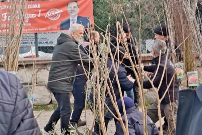 İnegöl'de seyyarlardan zabıtaya bıçaklı saldırı