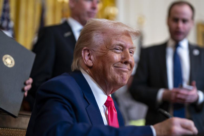 Trump: "İran Donanması’na ait 9 gemiyi batırdık"