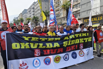 Bursa'da eğitimcilerden Fatma Nur öğretmen için yürüyüş