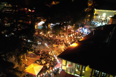 Bursa'da tahanlı pide ve simit kuyruğu kilometreyi aştı