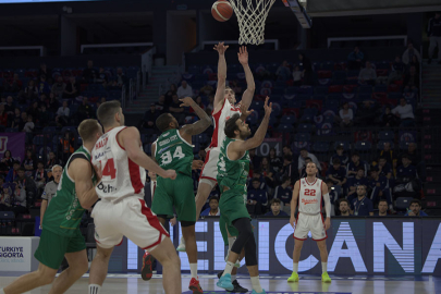 Bursaspor, Bahçeşehir Koleji'ne 100 - 61 yenildi