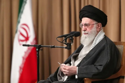 İran'ın yeni dini lideri belli oldu