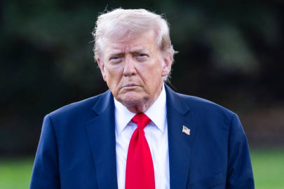 ABD İran’ın Hark Adası’ndaki askeri hedefleri bombaladı