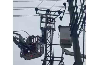 Bursa'da elektrik direğinde acı son