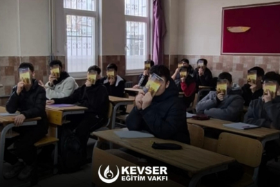 Bursa’da imam hatip ortaokulunda tarikat şeyhinin kitabı dağıtıldı