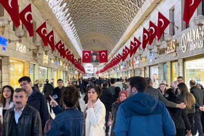 Bursa'da bayram hareketliliği çarşılara yansıdı