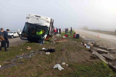 Kozan’da yolcu otobüsü devrildi: 2 ölü, 17 yaralı