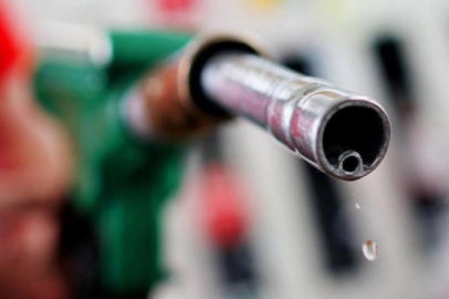 Akaryakıt fiyatları füze gibi; Motorinin litresi 80 liraya dayanacak