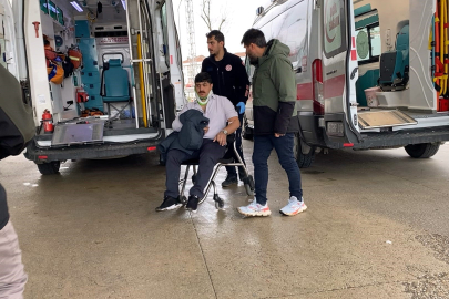 İnegöl'de kamyonet ile hafif ticari araç çarpıştı: 4 yaralı