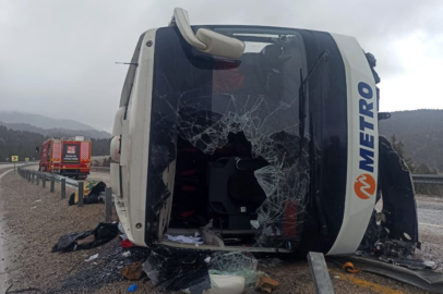 Konya’da yolcu otobüsü devrildi: 15 yaralı