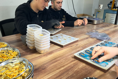 Talebe yetişmek için gece gündüz altın üretiyorlar