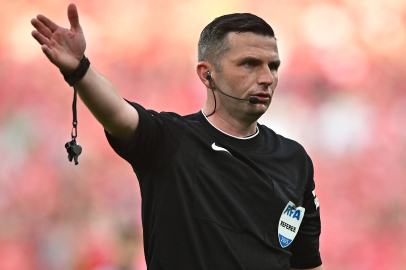 Kosova - Türkiye maçını Michael Oliver yönetecek