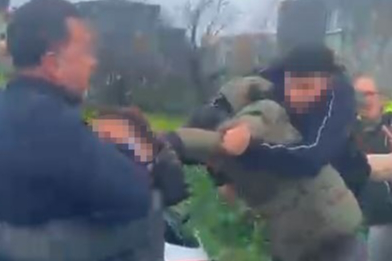 Ehliyet sınavını geçemeyince eğitmene saldırdılar!