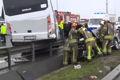 Zincirleme kaza: Bir polis şehit oldu, 16 polis yaralı