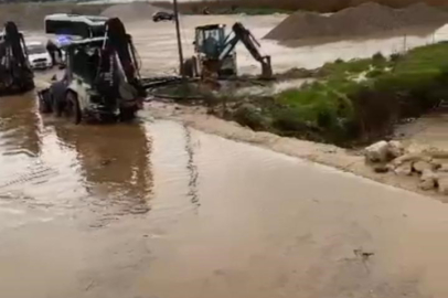 İznik'te sağanak yağış taşkınlara neden oldu