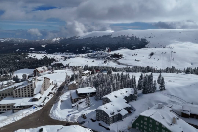 Uludağ'da sezon uzadı; 2 metre kar var