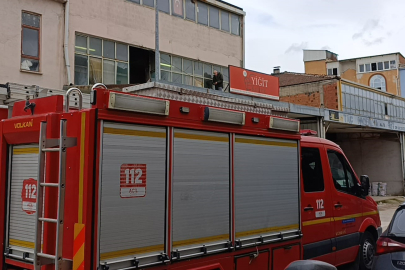 Bursa'da çöken çatıdan düşen usta yaralandı