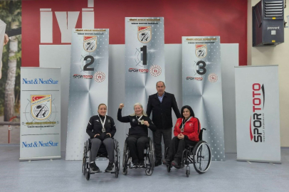 Bursa'nın gururu Aysel Özgan'dan altın madalya