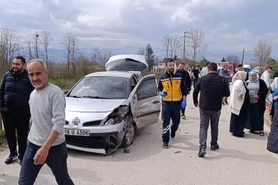 İnegöl'de 3 araç birbirine girdi, 1'i dereye uçtu: 4 yaralı