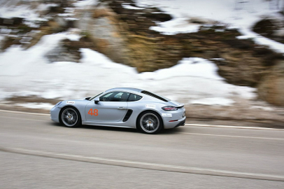 Otomobil tutkunları Uludağ'da buluştu