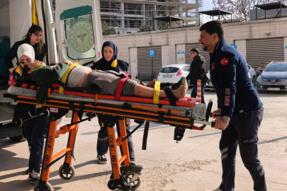 Bursa'da motosiklet ile bisiklet çarpıştı